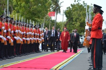 Moroccan King Mohammed VI is welcomed by President John Pombe Magufuli on a visit to Tanzania in October 2016. Photo credit: Presidency of Tanzania