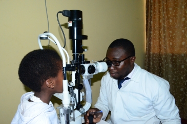 A doctor exams a child at Rwamagana Hospital in Eastern Province, Rwanda. Rwanda Ministry of Health