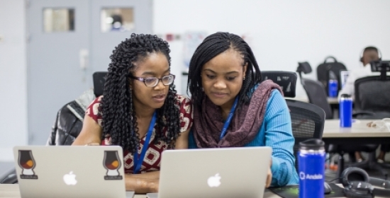 Des développeurs de logiciels au siège d'Andela au Nigeria, à Lagos. 