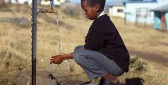 Environ 340 millions de personnes n’ayant pas accès à l’eau potable en Afrique, garantir cet accès est une priorité pour le continent.  Africa Media Online / Guy Stubbs