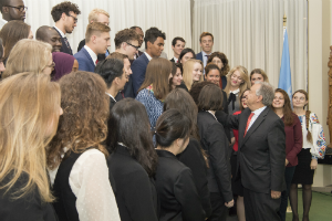 Secretary General Antonio Guterres with Youth Delegates attending the Seventy-second Session of the General Assembly.