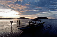 Un Photo/Oddbjorn Monsen: Returning home as the sun sets in the Philippines