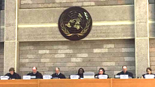 Foto de los magistrados del Tribunal de Apelaciones de la ONU leyendo el pronunciamiento de las decisiones en Amman, Jordania