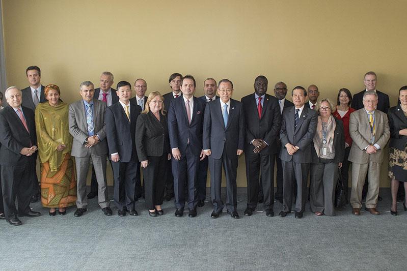 Luncheon with the Secretary-General - 04 April 2015