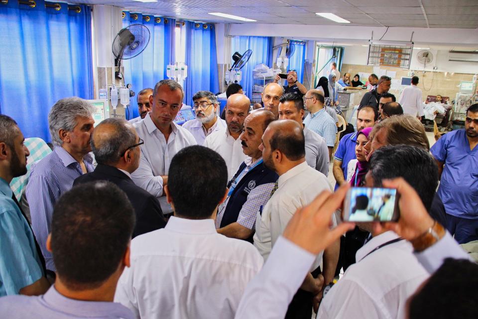 Nickolay Mladenov in Khan Yunis hospital in Gaza. By UN Photo/Daniela Penkova