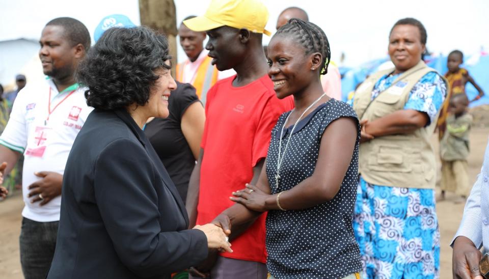 Leila Zerrougui greets children during her visit to Ituri and North-Kivu Provinces of DR Congo. Photo UN/MONUSCO