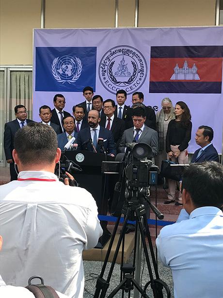  The United Nations Legal Counsel, Mr. Miguel de Serpa Soares, and the Deputy Prime Minister of the Royal Government of Cambodia, H.E. Mr. BIN Chhin, at a press stake-out following the delivery of the judgement in Case 002/02 