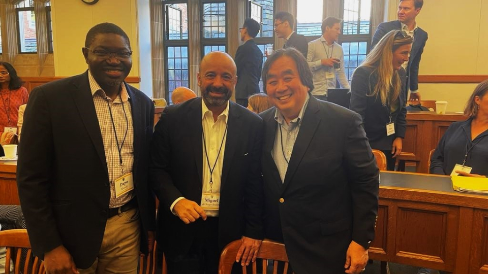 Mr. Serpa Soares with Professor Dapo Akande (left) and Professor Harold Hongju Koh (right)