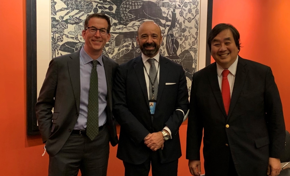 The United Nations Legal Counsel, Mr. Serpa Soares, with Professor Duncan Hollis of Temple Law School (left) and Professor Harold Koh of Yale Law School (right)