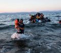 Un grupo de refugiados sirios llega a la isla griega de Lesbos desde Turquía. Foto archivo: ACNUR/A.McConnell