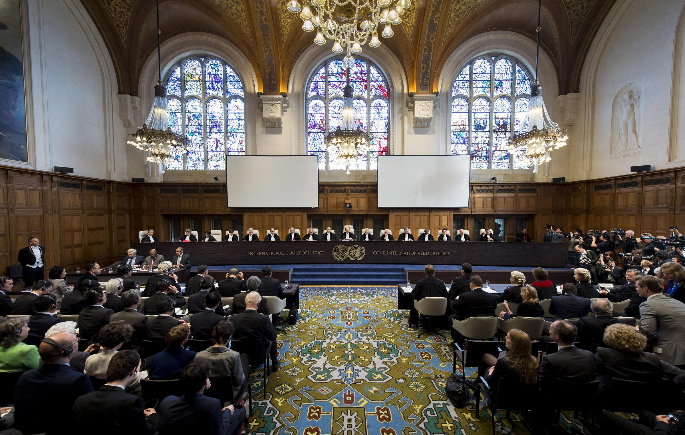 Judges of the International Court of Justice during the sitting held on 31  March 2014 (Delivery of the Court) - Организация Объединенных Наций и  верховенство закона