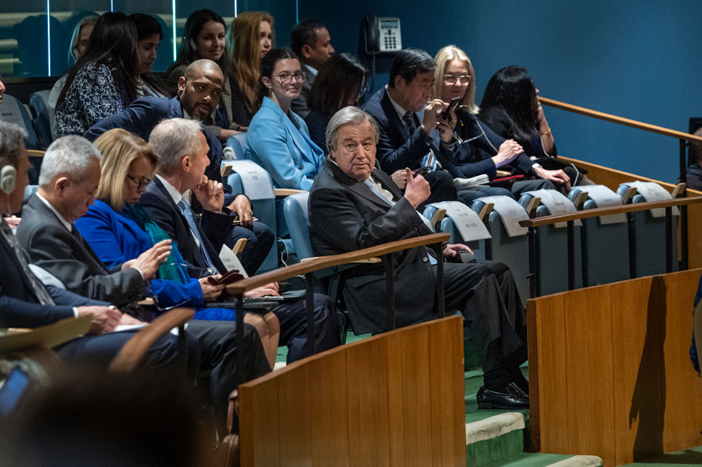 Secretary-General António Guterres (right) and General Assembly President Csaba Kőrösi (2nd right) in the gallery of the Assembly hall during the closing of the UN Water Conference. UN Photo/Rick Bajornas