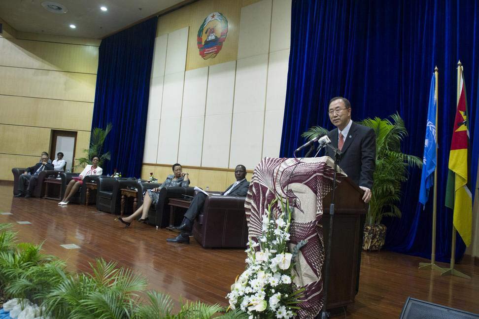 Secretary-General Ban speaks at a roundtable event on the Millennium Development Goals and the post 2015, in Maputo, Mozambique. UN Photo/Eskinder Debebe