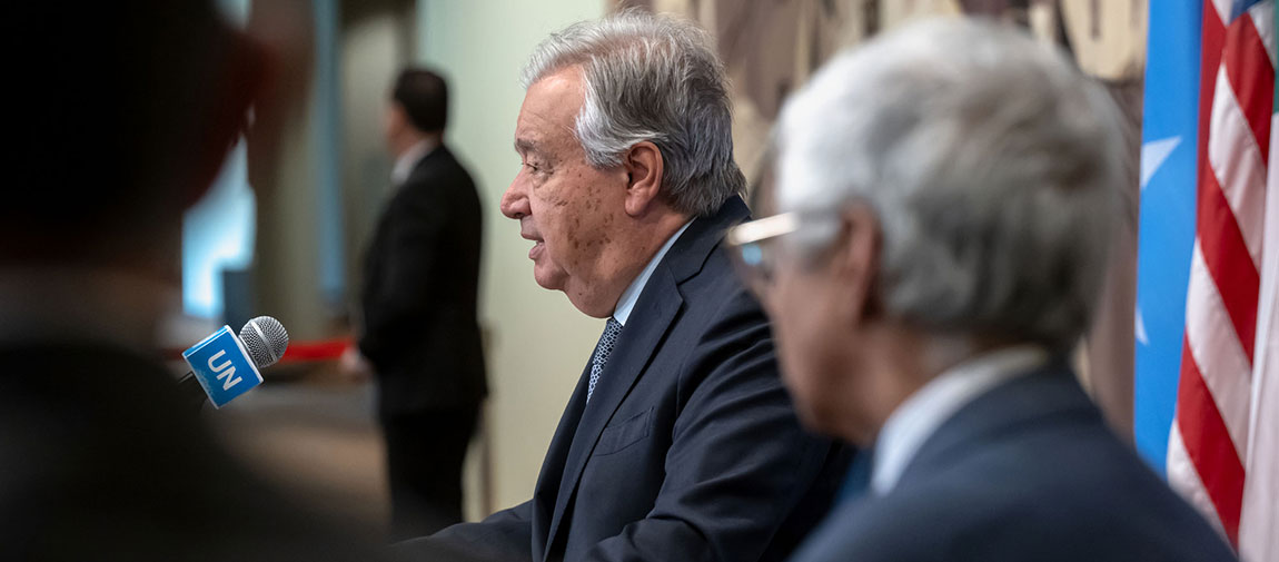 Secretary-General António Guterres briefs reporters on the situation in Pakistan and India. UN Photo/Mark Garten