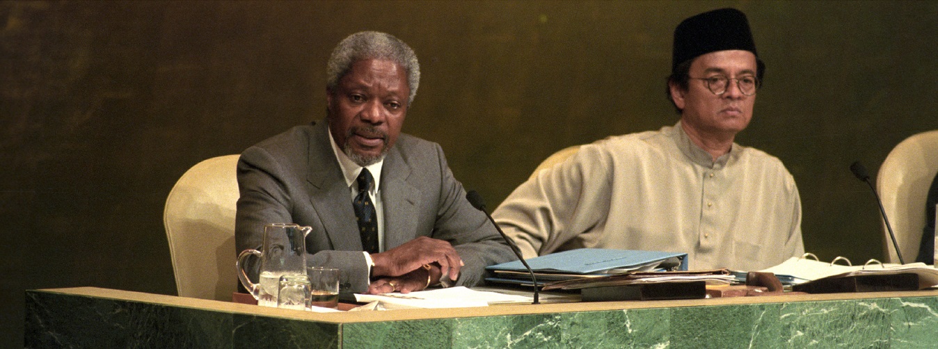 Secretary-General Kofi Annan addresses the 19th Special Session of the UN General Assembly. Razali Ismail of Malaysia sits to the right.