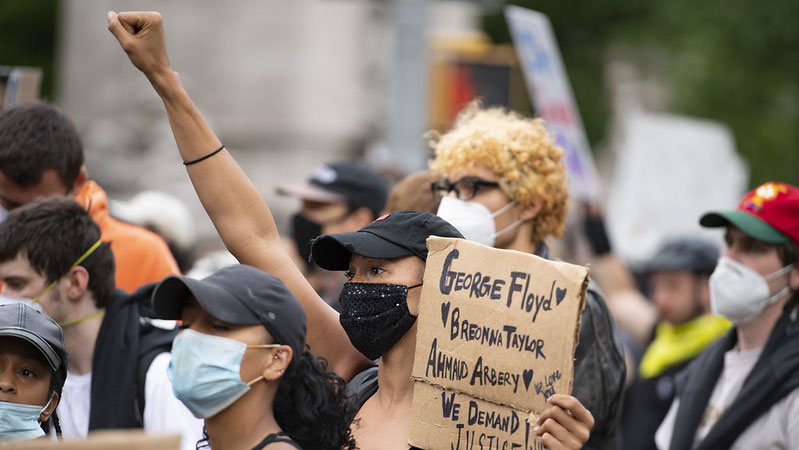在纽约举行的反对种族主义的抗议活动