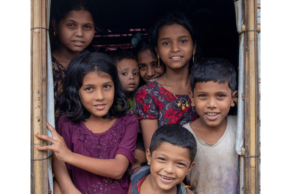 children in door frame