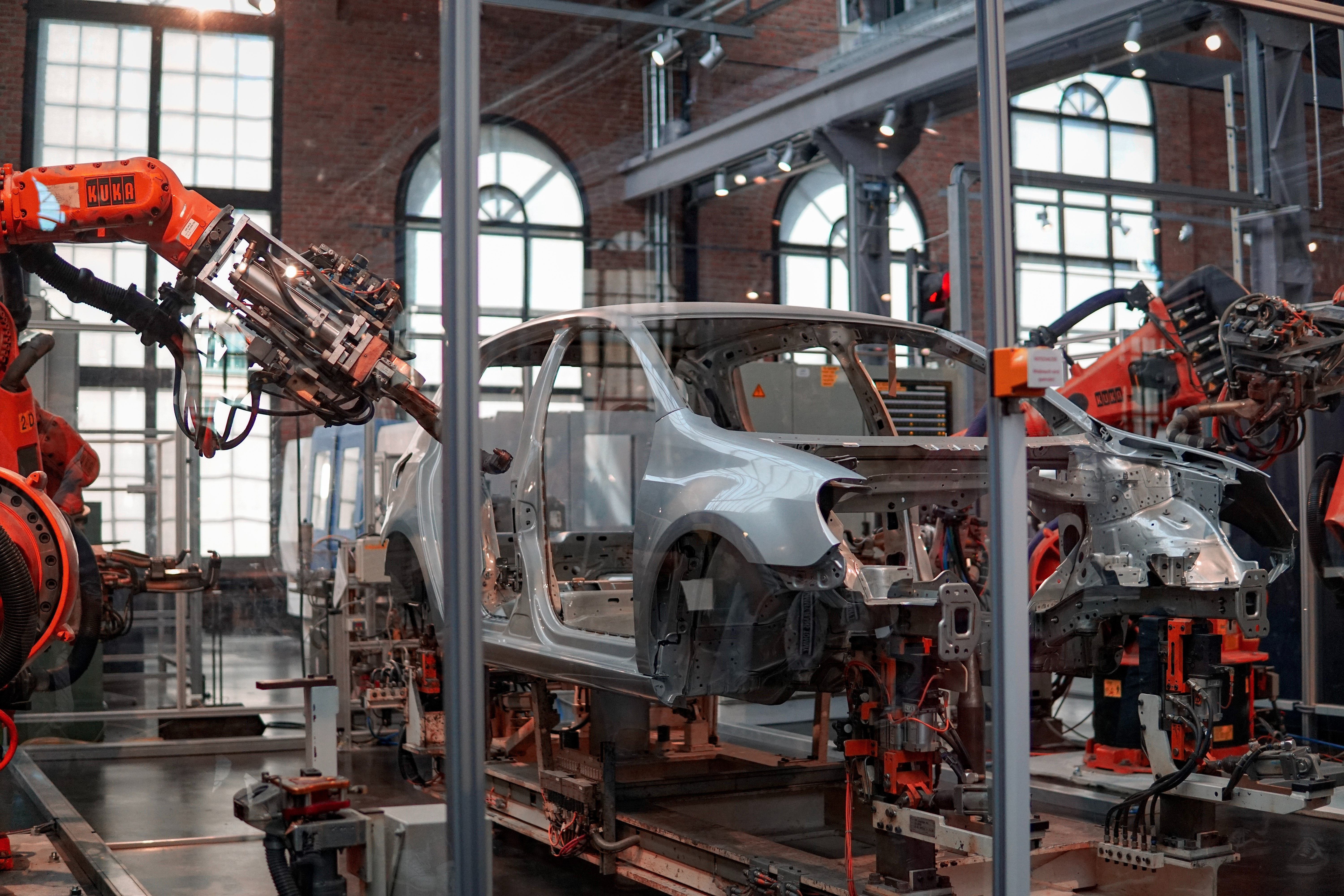 car manufacturing by automated processes