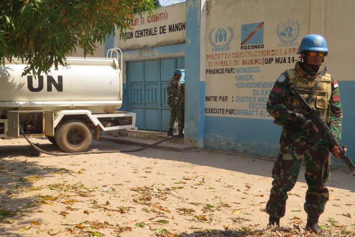 UN peacekeepers and vehicle