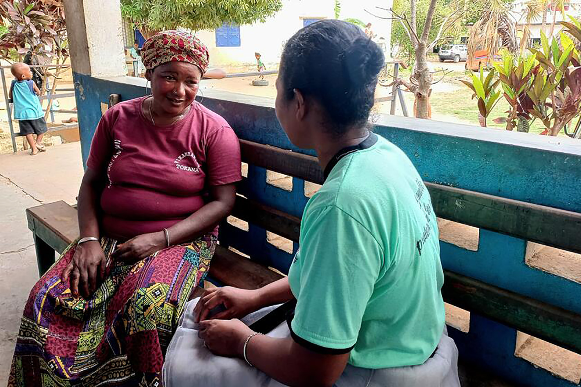 Two women talking about family planning in Madagascar 