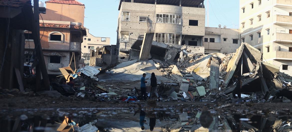 Des frappes aériennes sur la ville de Rafah, dans le sud de la bande de Gaza, ont causé d'importants dégâts.