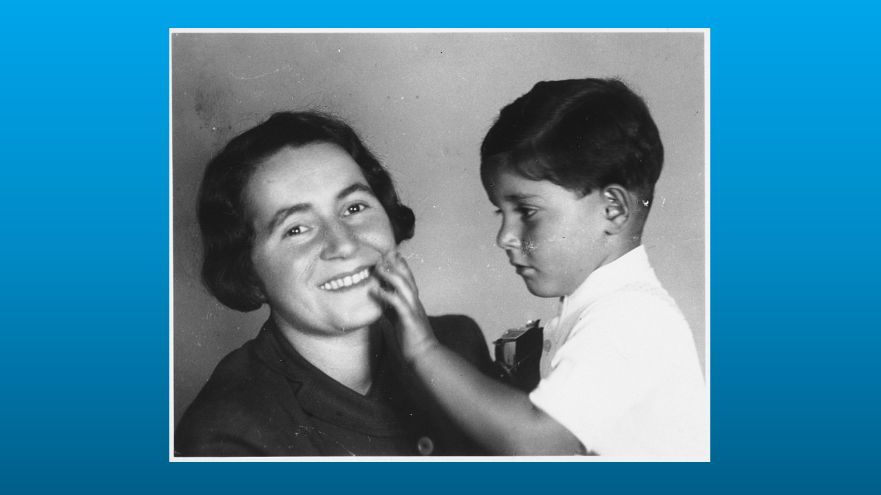 صورة لأم يهودية وابنها، تشيكوسلوفاكيا السابقة، 1939.​