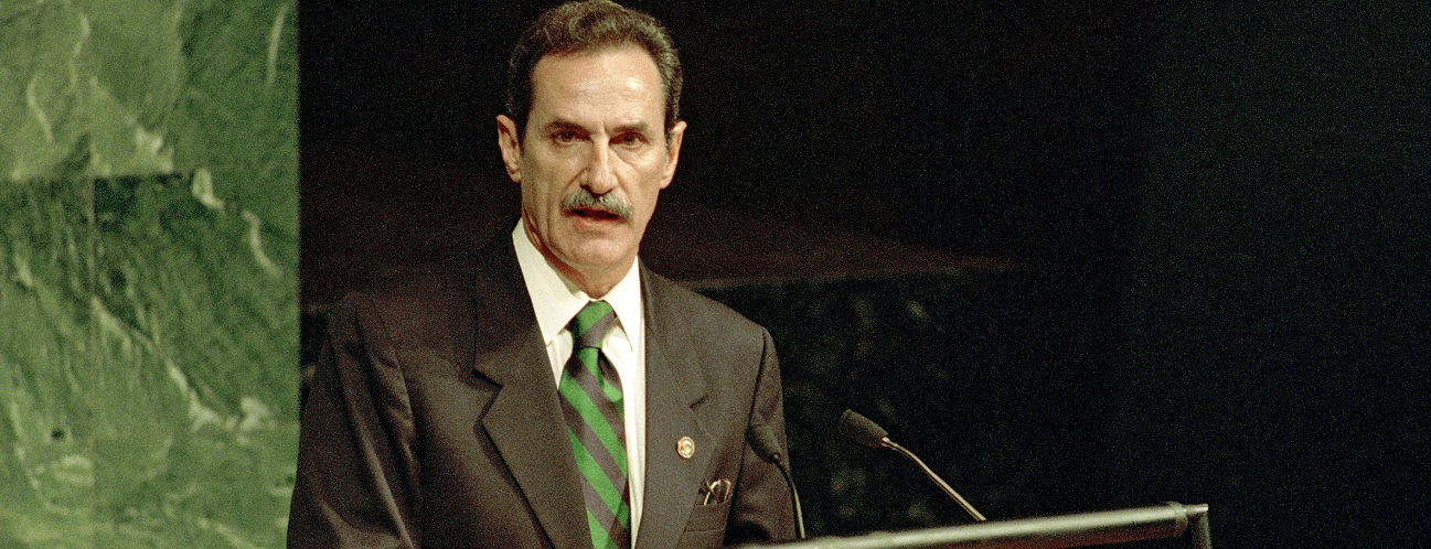 Ernesto Gil Elorduy, Presidente de Parlamentarios Mundiales por el Hábitat, se dirige a la Asamblea General durante la sesión especial.