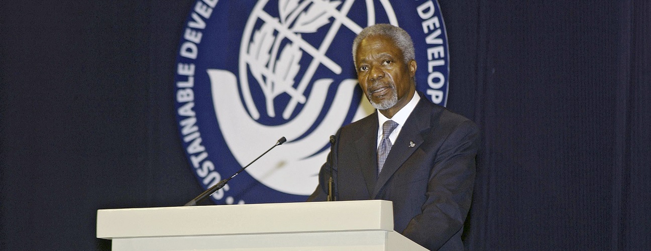 El Secretario General Kofi Annan pronuncia su declaración en la apertura del debate general de alto nivel sobre el Programa de Acción para el Desarrollo Sostenible de los Pequeños Estados Insulares en Desarrollo en Port Louis, Mauricio.