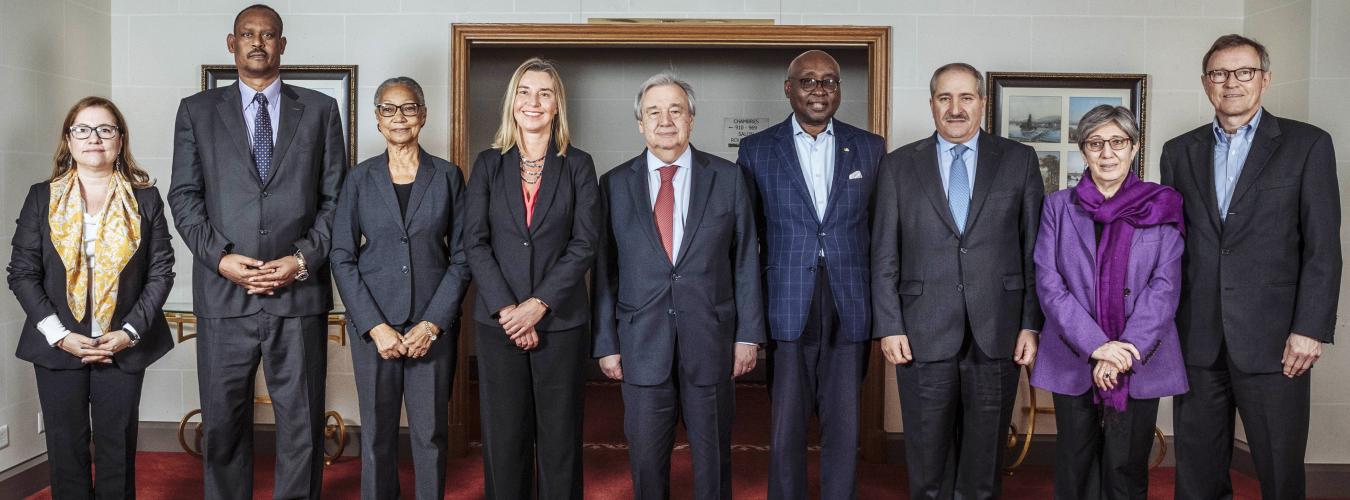 Foto de grupo del Panel de AltoNivel