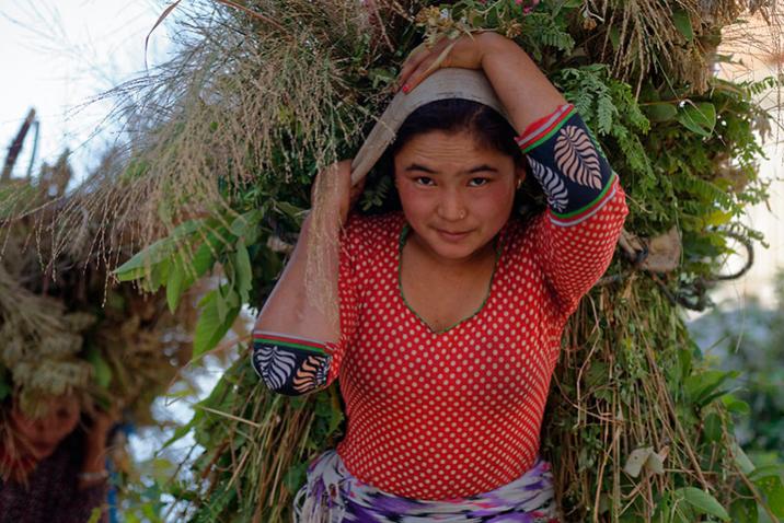 Une femme agricultrice au Népal