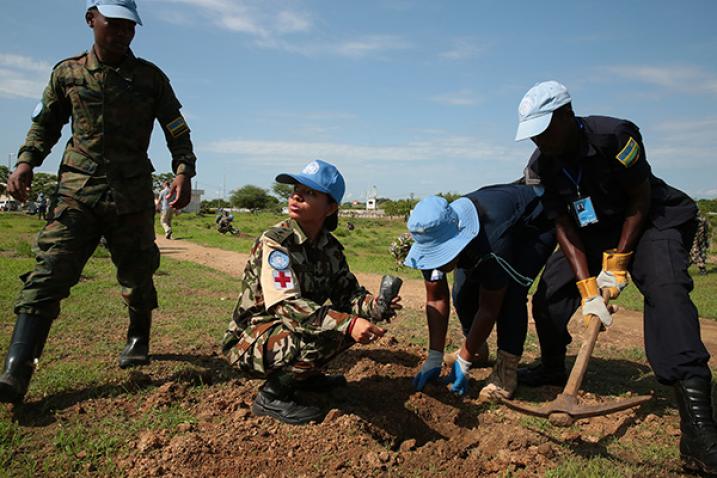 Pour marquer la Journée mondiale de l'environnement (5 juin), la Mission des Nations Unies au Soudan du Sud a lancé une campagne pour la propreté du camp d'Umuganda