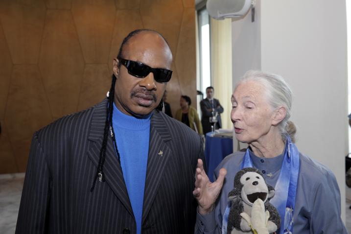 UN Peace Messengers Jane Goodall and Stevie Wonder chat at a luncheon hosted by Secretary-General at UN Headquarters.15 September 2011/ UN Photo/Eskinder Debebe