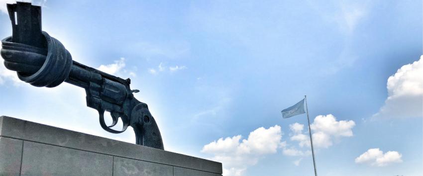 The “Non-Violence” (or “Knotted Gun”) sculpture.