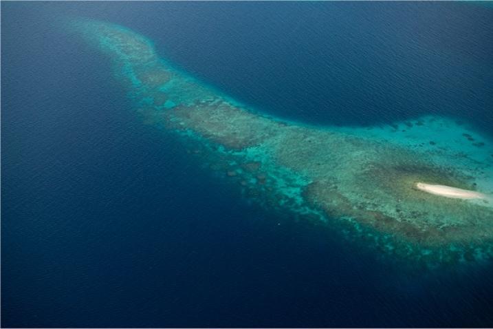  Aerial view of the Marovo Lagoon in the Western Province of the Solomon Islands.