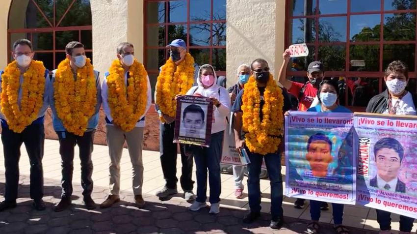 A group of people demonstrating in support of victims of enforced disappearance in Mexico during a visit to that country by a delegation of the United Nations Committee on Enforced Disappearances (CED), 15 to 26 November 2021. ONU-DH México