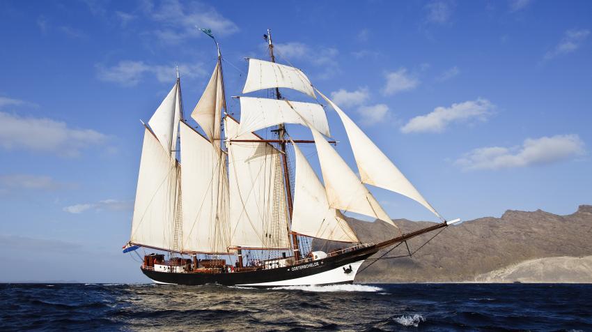 Dutch tall sailing ship Oosterschelde near Cabo Verde, 2012. Photographer: Arthur Smeets. © Shipping Company ‘Oosterschelde’ Dutch tall sailing ship Oosterschelde near Cabo Verde, 2012. Photographer: Arthur Smeets. © Shipping Company ‘Oosterschelde’