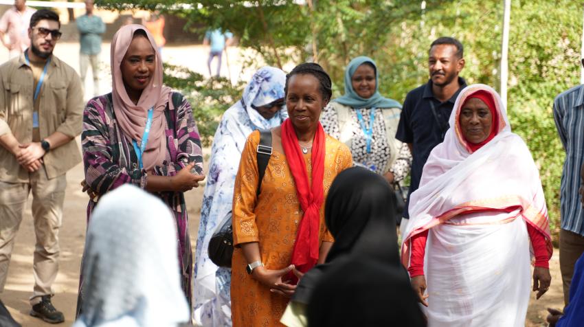 DSRSG/HC/RC visit to Alhumaria school, which servies now as child friendly safe learnign space.(Project by UNICEF) Targeting mostly IDPs children who came from Khartoum to Kassala. Photo by: Ala Kheir