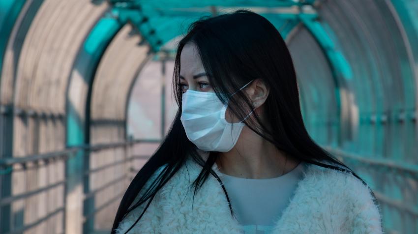 A girl wearing a mask during the COVID-19 pandemic. Photo: Nik Anderson www.vperemen.com  