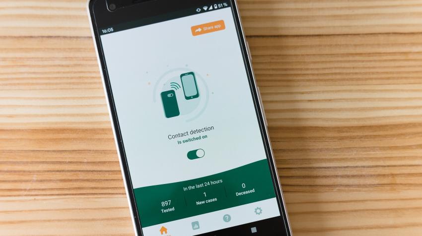 A smartphone using a contract tracing app. Markus Winkler/Pixabay