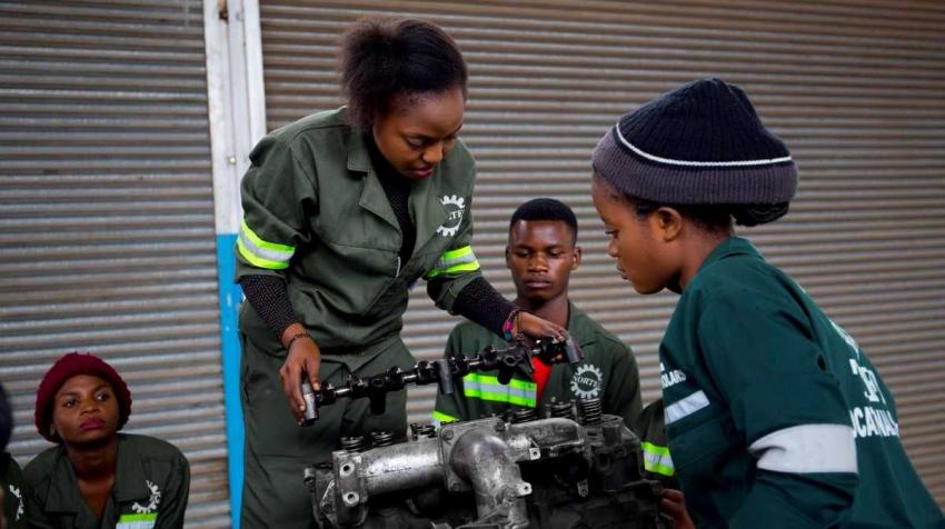 Students training on engine maintenance, Zambia. Photo credit: Learning and Knowledge Development Facility (LKDF)/UNIDO