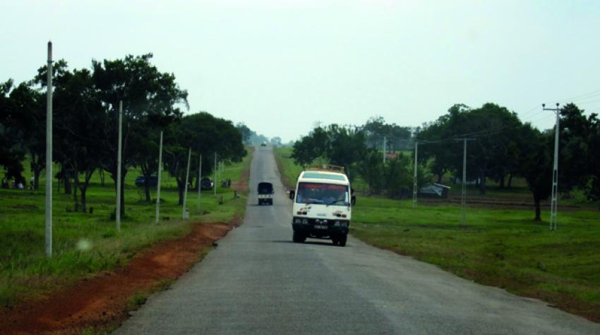 A9 highway in Kilinochchi District, Sri Lanka. © Indi Samarajiva