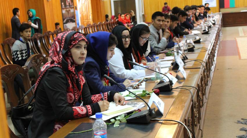 Рабочая сессия в рамках международной студенческой конференции, организованной в Кабуле совместно «Моделью ООН Новый шелковый путь» в Казахстане и «Моделью ООН ПАМИР» в Афганистане. 8 марта 2017. Фото Рафиса Абазова 