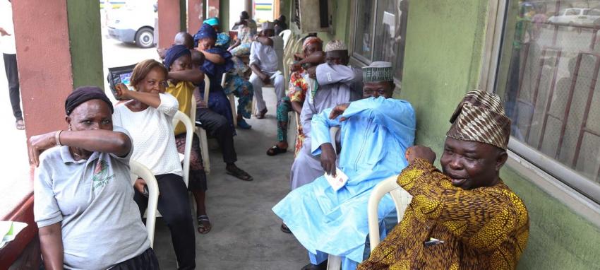 Des habitants de l'État de Lagos au Nigéria participent à une campagne de prévention contre la covid-19