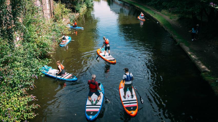 A Plastic Patrol UK clean-up of Sheffield Canal in England, 2018. ©Andrew Hargraves Photography