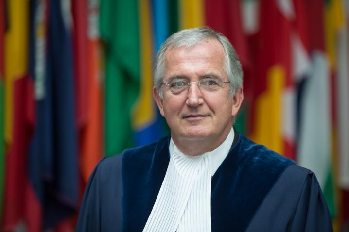 القاضي ألبرت هوفمان، رئيس المحكمة الدولية لقانون البحار.  ITLOS Photo