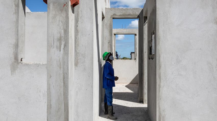 Reconstruction in Beira, Mozambique, two years after Tropical Cyclone Idai. June 2021. Photo by Chris Huby for UNDRR 