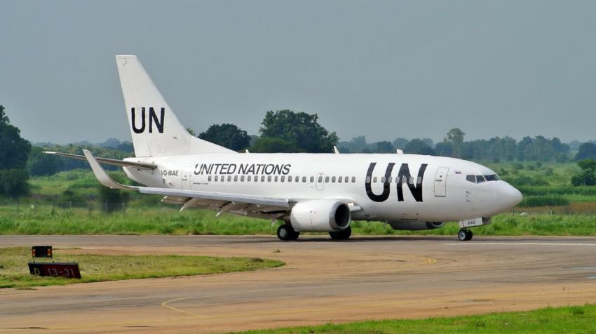 A Boeing 737-500 operated by the United Nations Humanitarian Air Service taxiing in Juba, South Sudan. Source: Wikimedia Foundation/UR-SDV