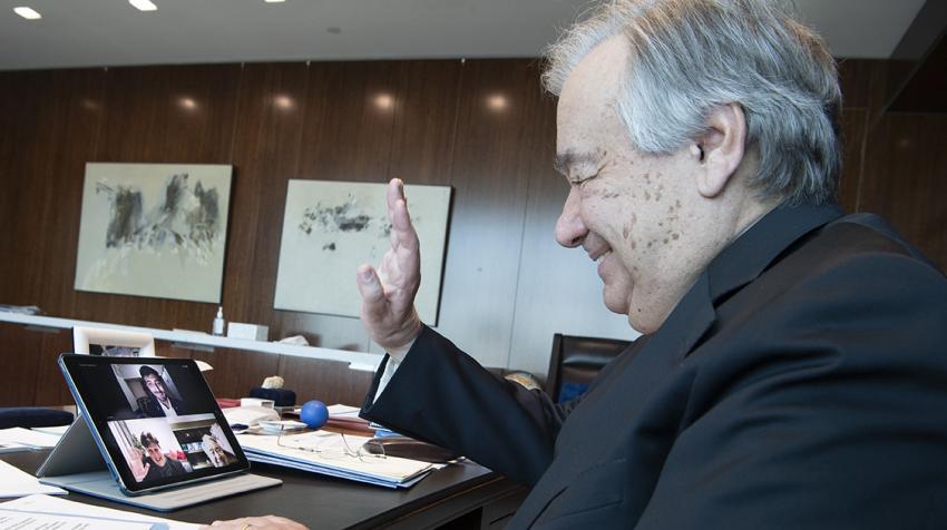 El Secretario Gneral, António Guterres, en una videollamada a tres.