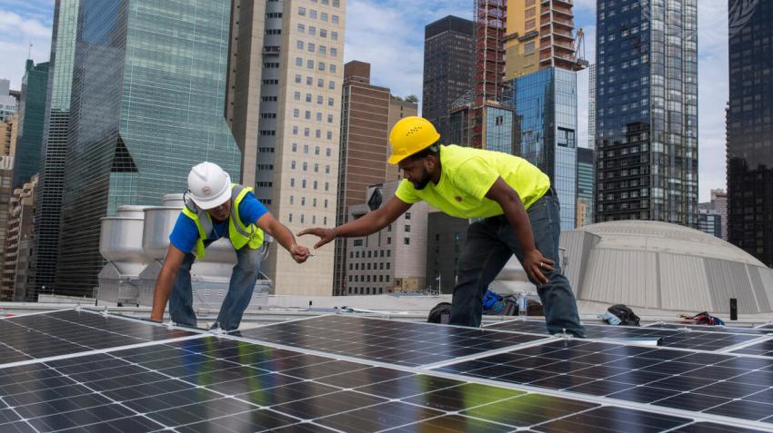 Solar panels, a gift from India, are installed on the roof of the United Nations Headquarters. The panels are powered up to reach the max of 50 KW of generation power. 27 August 2019. UN Photo/Mark Garten