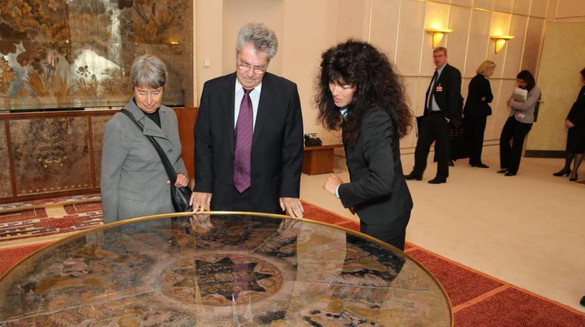 View of the lavishly decorated round glass table in the lounge. 